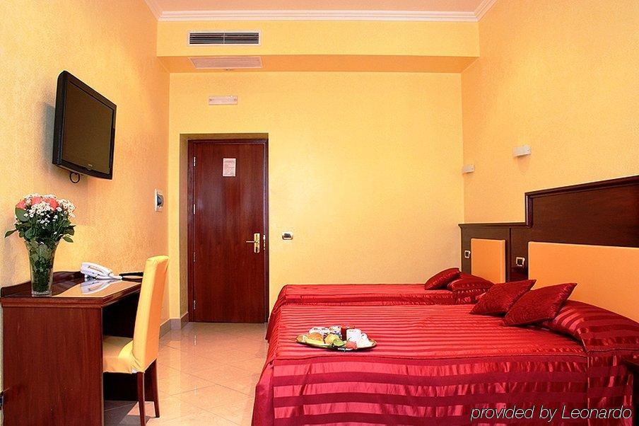 Hotell Esposizione 3*