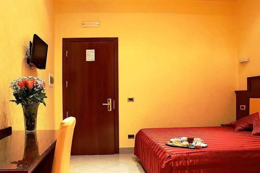 Hotell Esposizione 3*