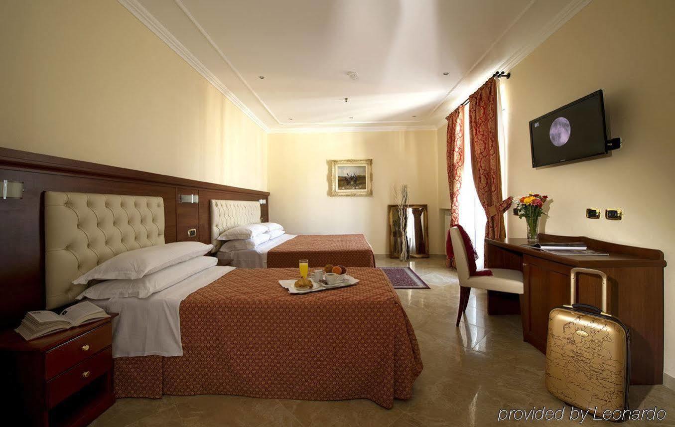 Hotell Esposizione 3*